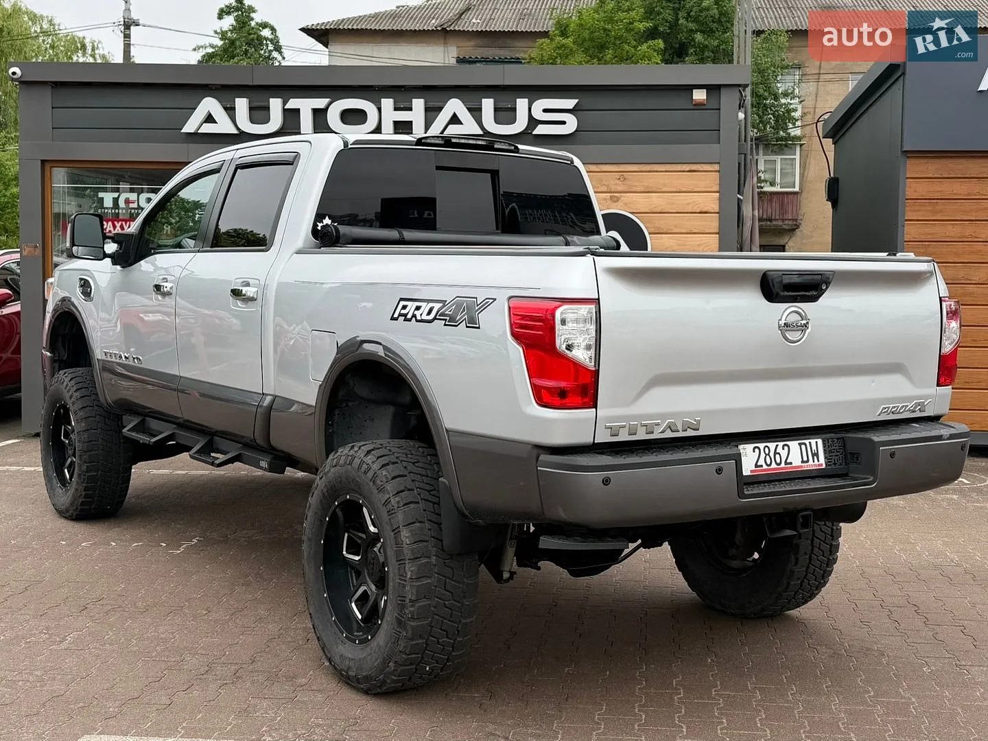 2017 Nissan Titan - мініатюра 8