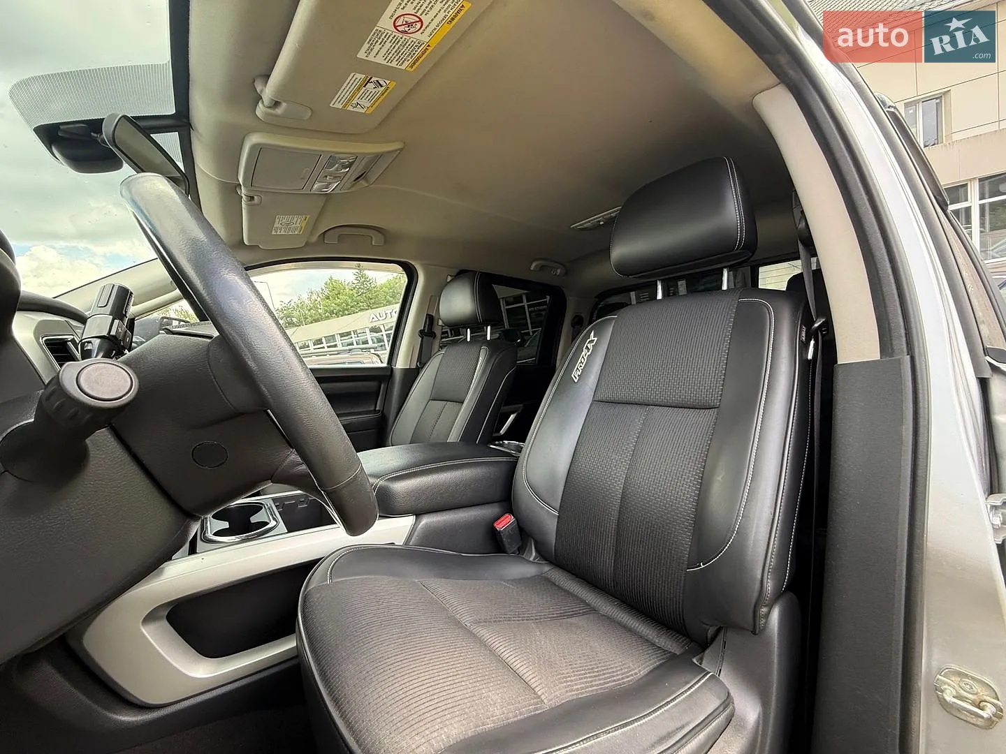 2017 Nissan Titan - мініатюра 9