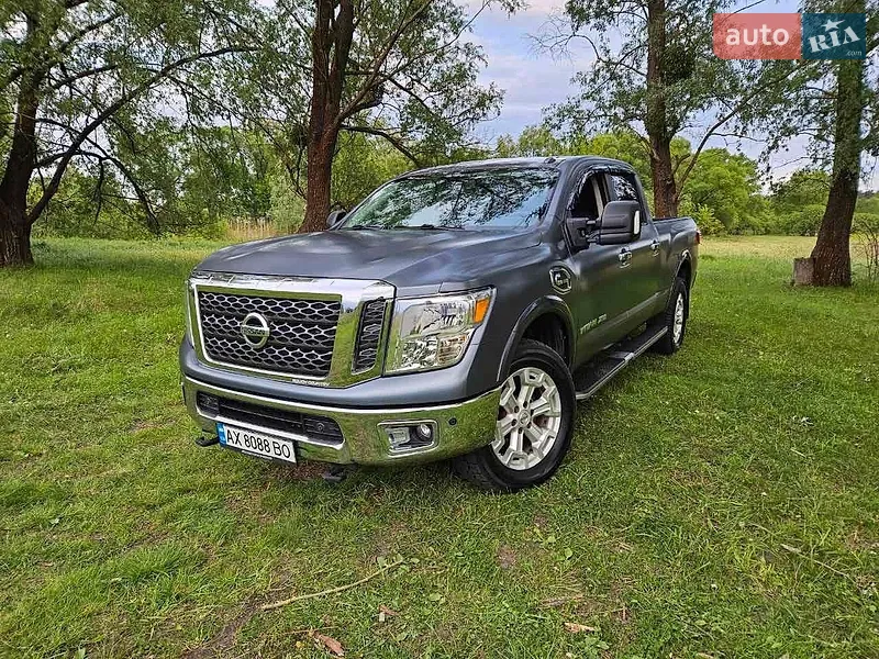 Nissan Titan