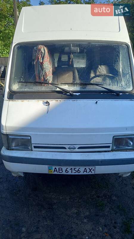 Минивэн Nissan Trade 1998 в 