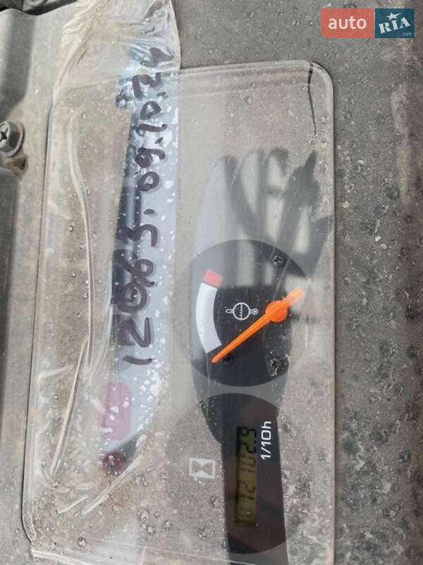 Вилочный погрузчик Nissan UD 2005 в Львове