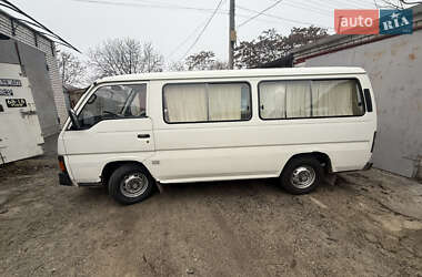 Мінівен Nissan Urvan 1992 в Запоріжжі