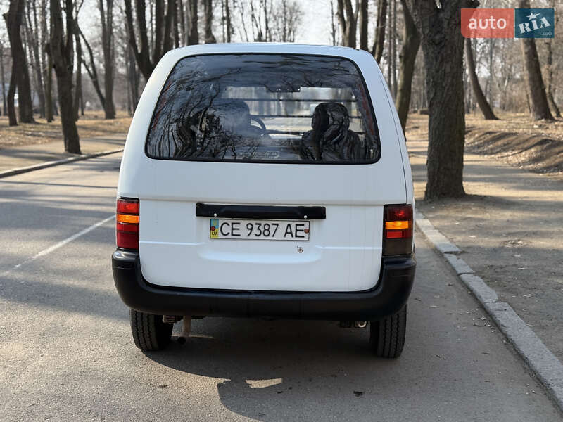 Мінівен Nissan Vanette 2001 в Чернівцях
