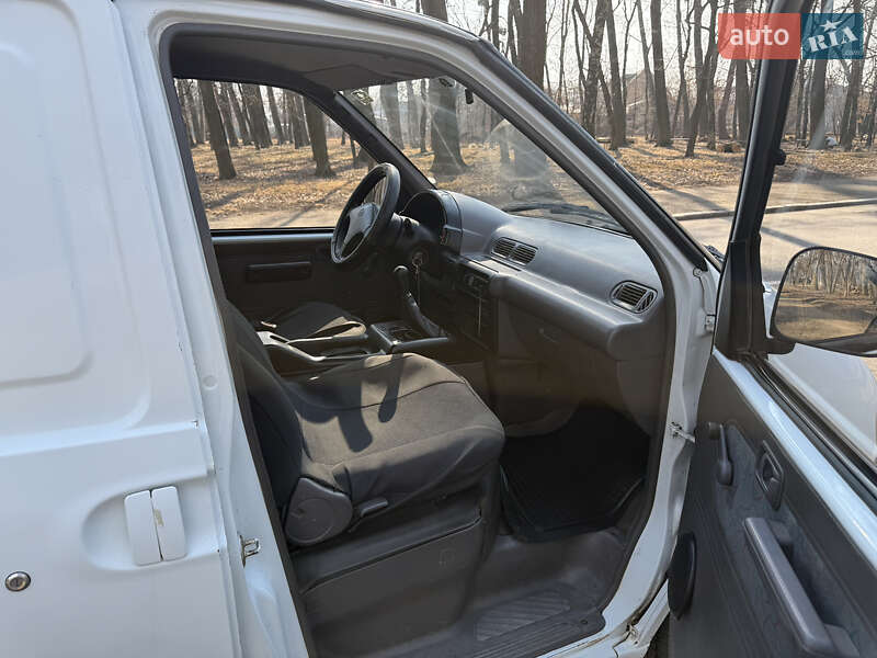 Мінівен Nissan Vanette 2001 в Чернівцях