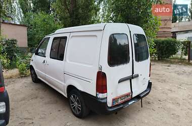 Грузовой фургон Nissan Vanette 2001 в 