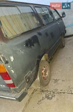 Минивэн Nissan Vanette 1981 в Татарбунарах