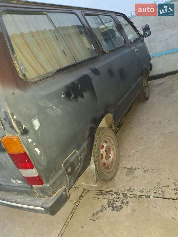 Минивэн Nissan Vanette 1981 в Татарбунарах фото Минивэн Nissan Vanette 1981 в Татарбунарах