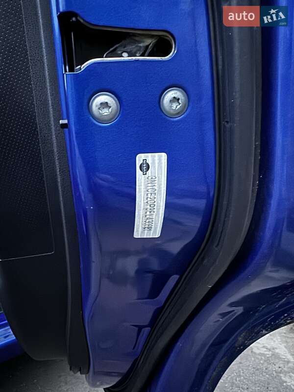 Хэтчбек Nissan Versa Note 2014 в Одессе