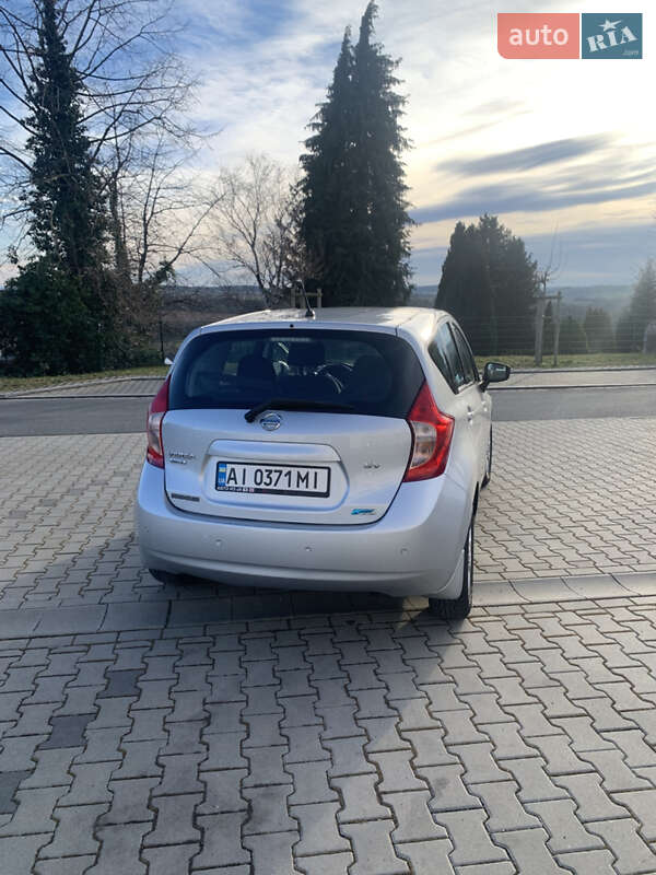 Хэтчбек Nissan Versa Note 2015 в Киеве