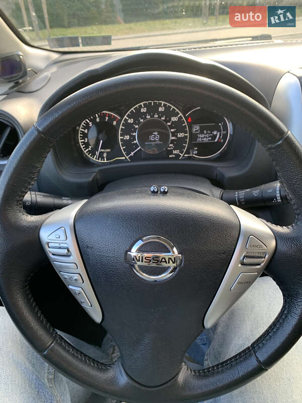 Хэтчбек Nissan Versa Note 2015 в Киеве