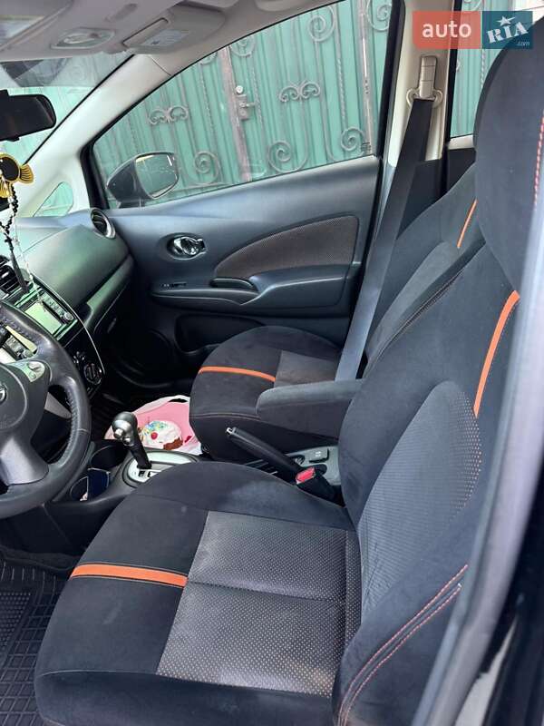 Хэтчбек Nissan Versa Note 2015 в Святопетровское