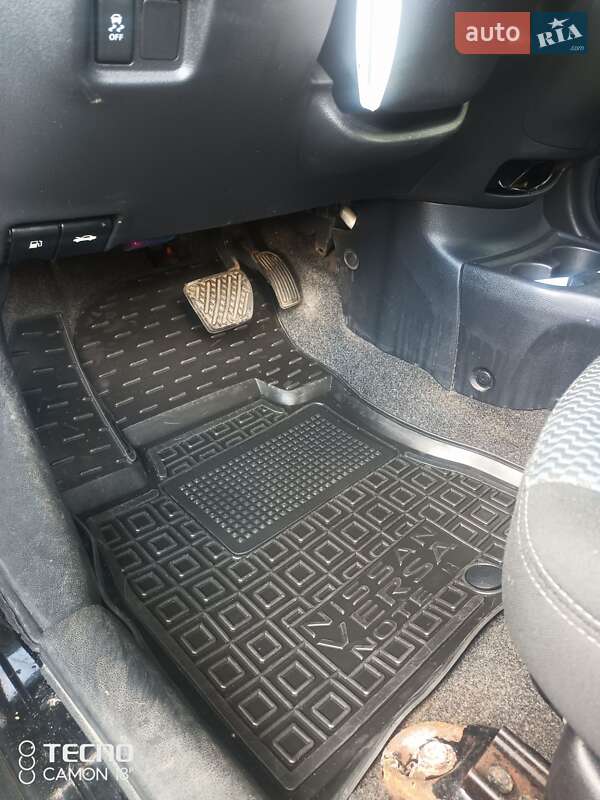 Хетчбек Nissan Versa Note 2015 в Львові