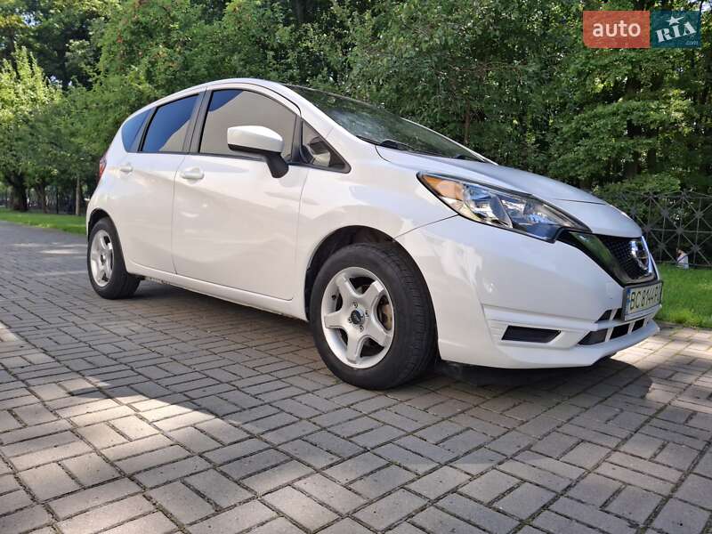 Хэтчбек Nissan Versa Note 2016 в Львове