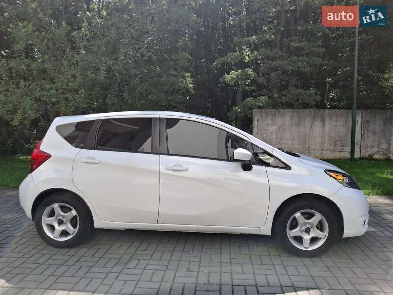 Хэтчбек Nissan Versa Note 2016 в Львове