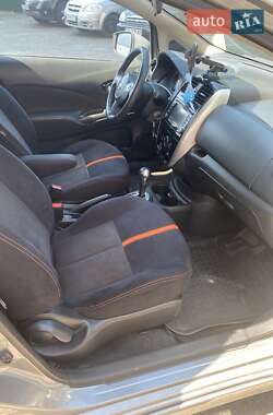 Хэтчбек Nissan Versa Note 2015 в 