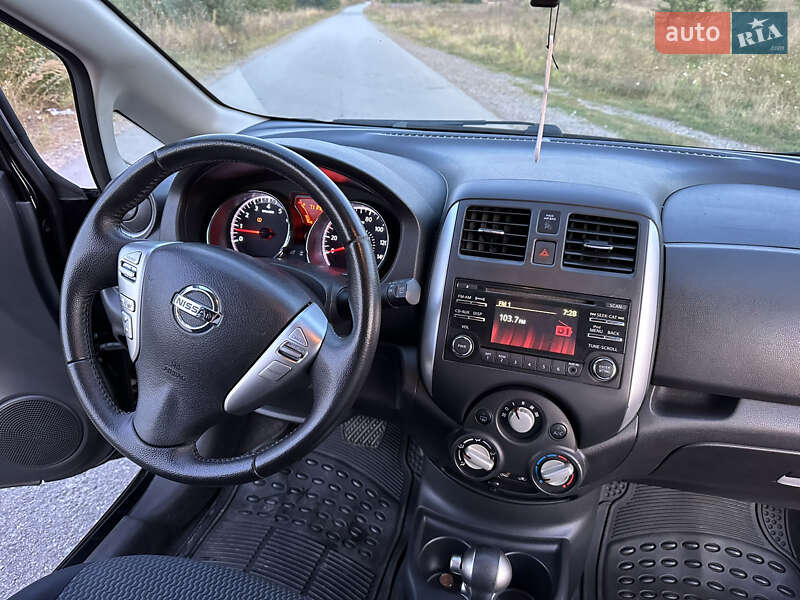 Хэтчбек Nissan Versa Note 2013 в Виннице