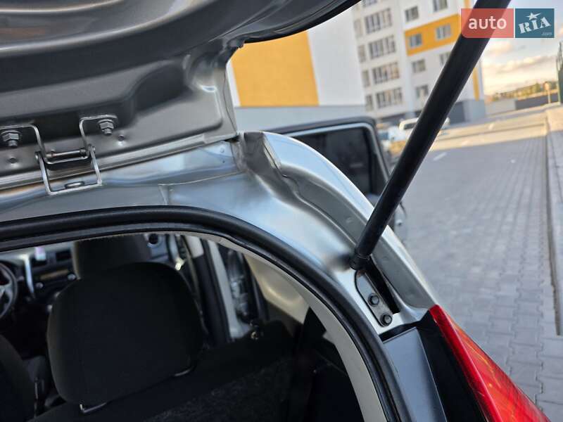 Хэтчбек Nissan Versa Note 2014 в Хмельницком