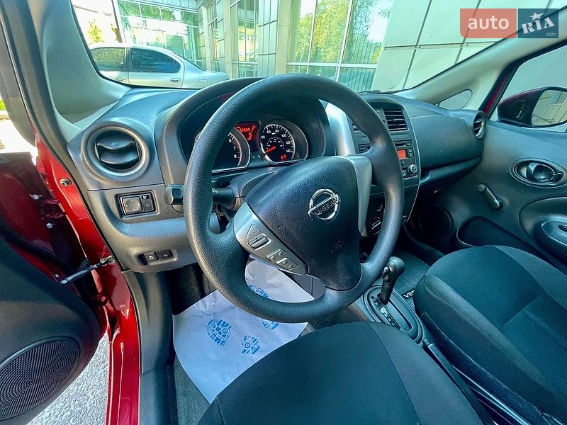 Хэтчбек Nissan Versa Note 2016 в Киеве