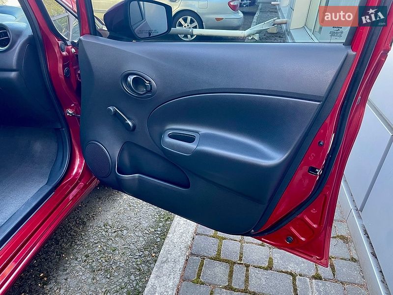 Хэтчбек Nissan Versa Note 2016 в Киеве