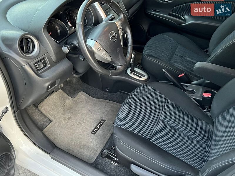 Хэтчбек Nissan Versa Note 2014 в Львове
