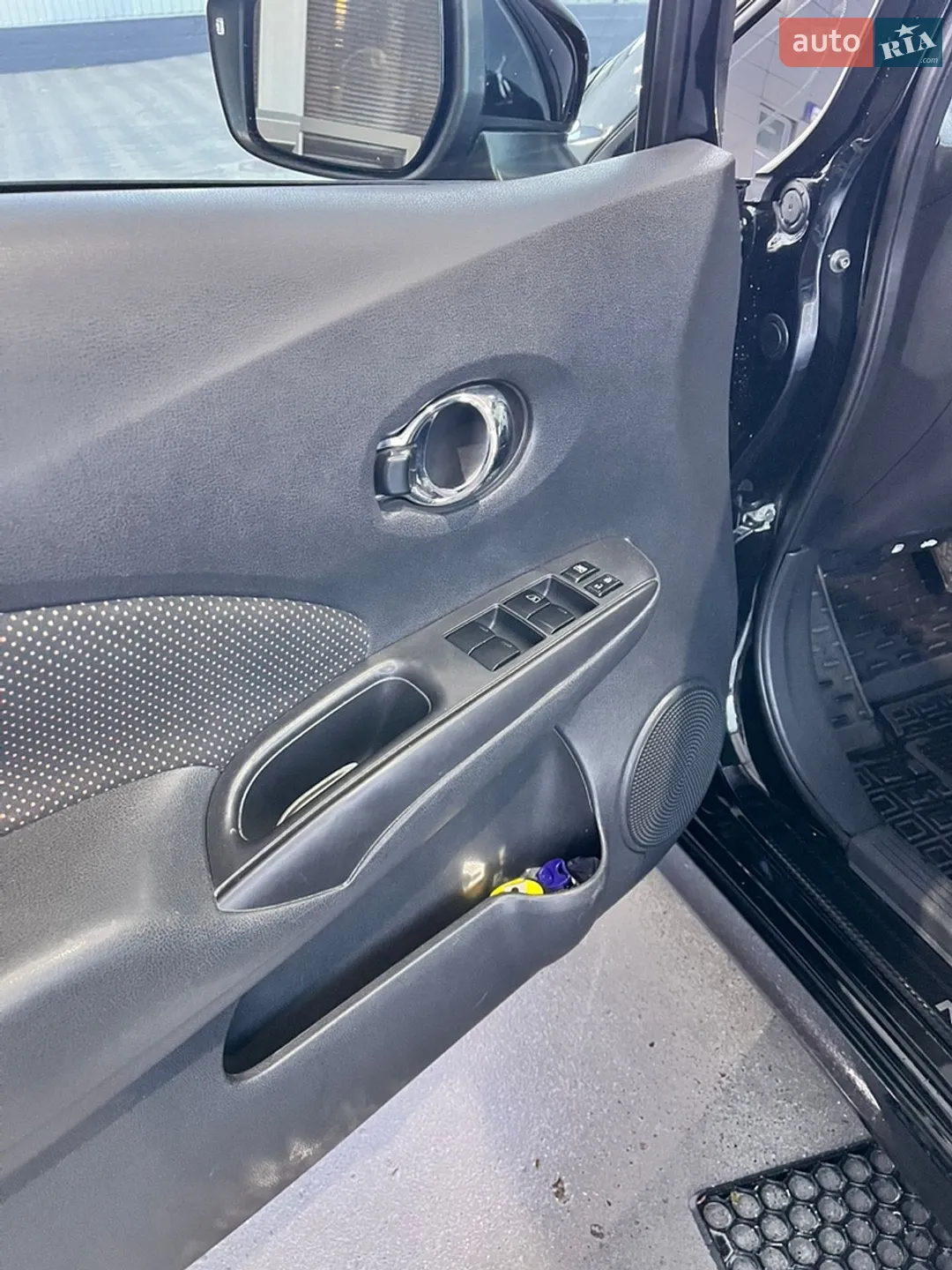 2017 Nissan Versa - мініатюра 16