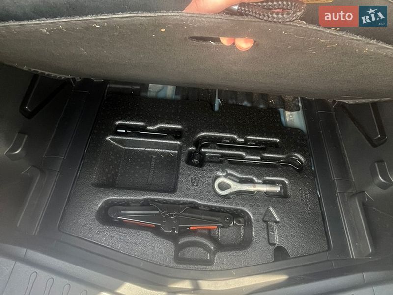 Хетчбек Nissan Versa Note 2014 в Полтаві