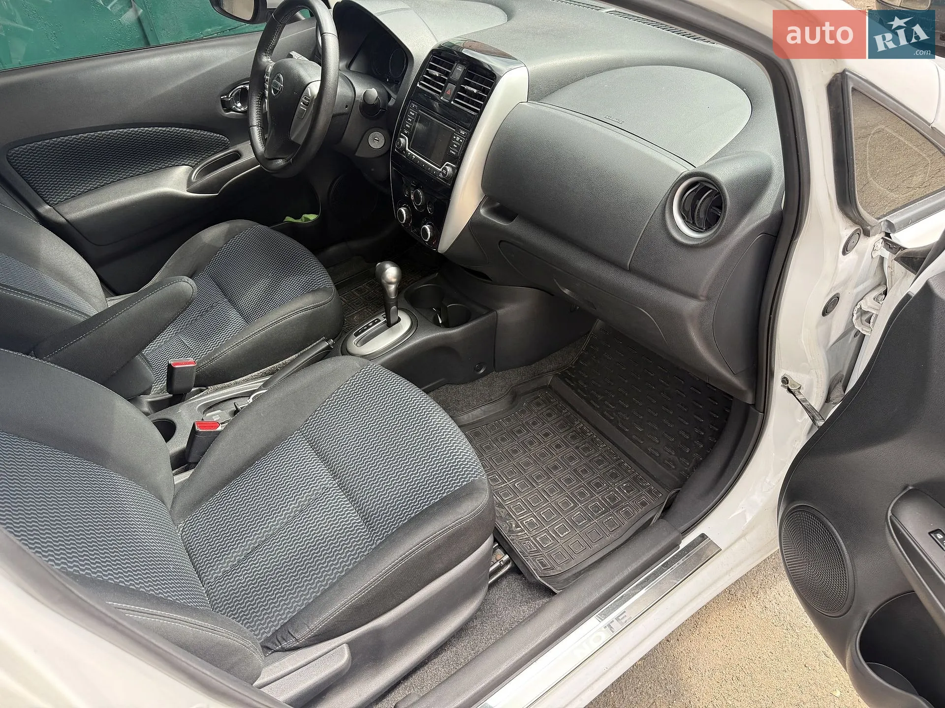 2016 Nissan Versa - мініатюра 11