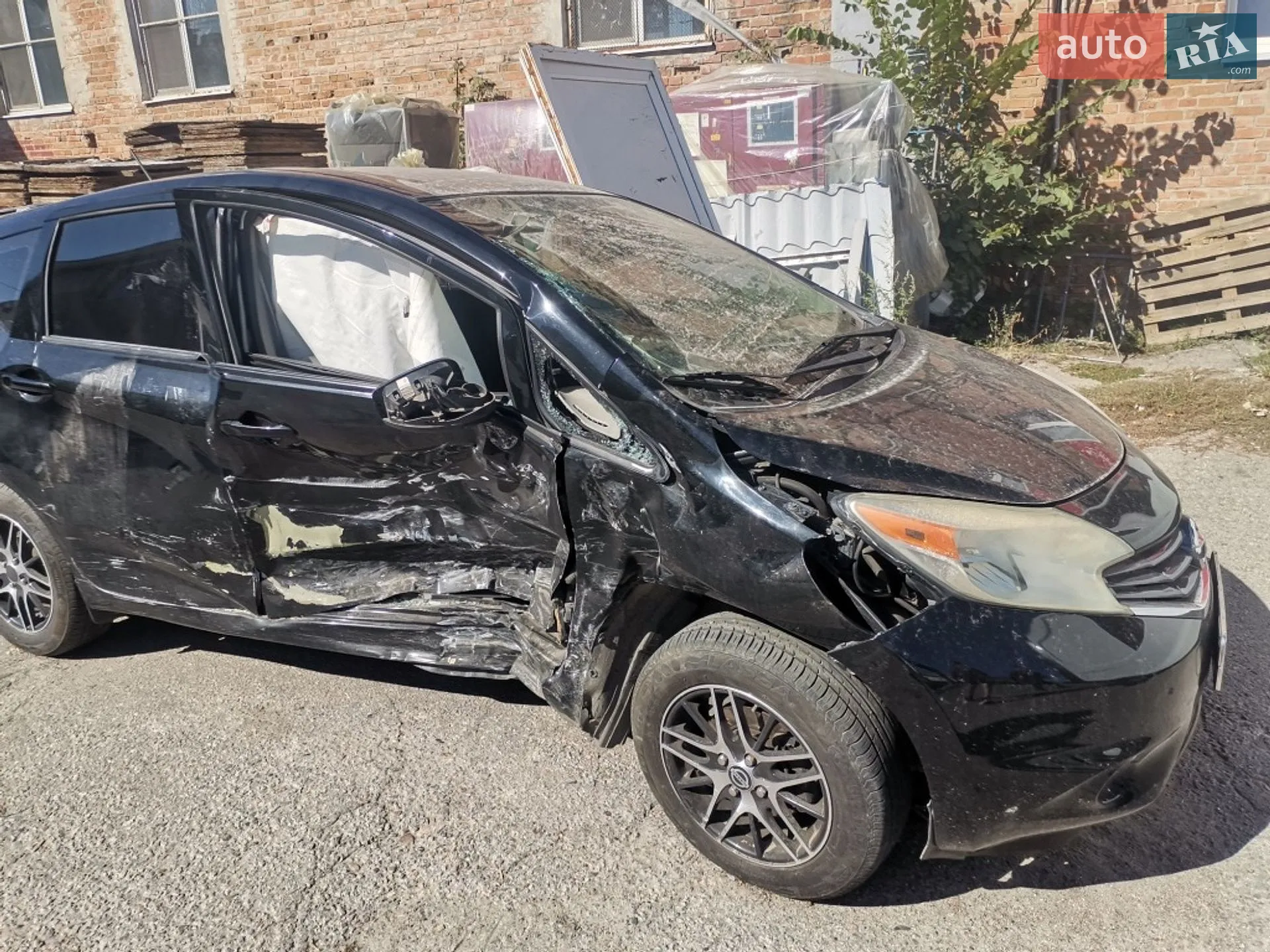 2017 Nissan Versa - мініатюра 3