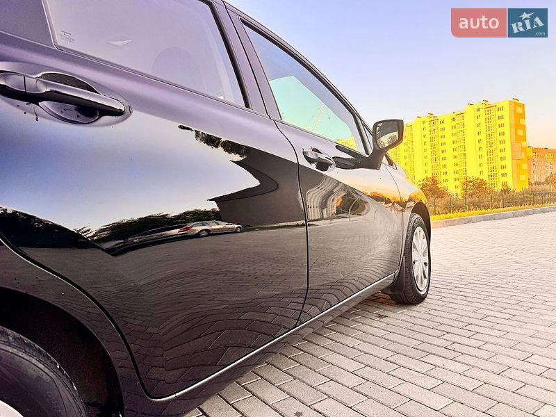 Хэтчбек Nissan Versa Note 2015 в Львове
