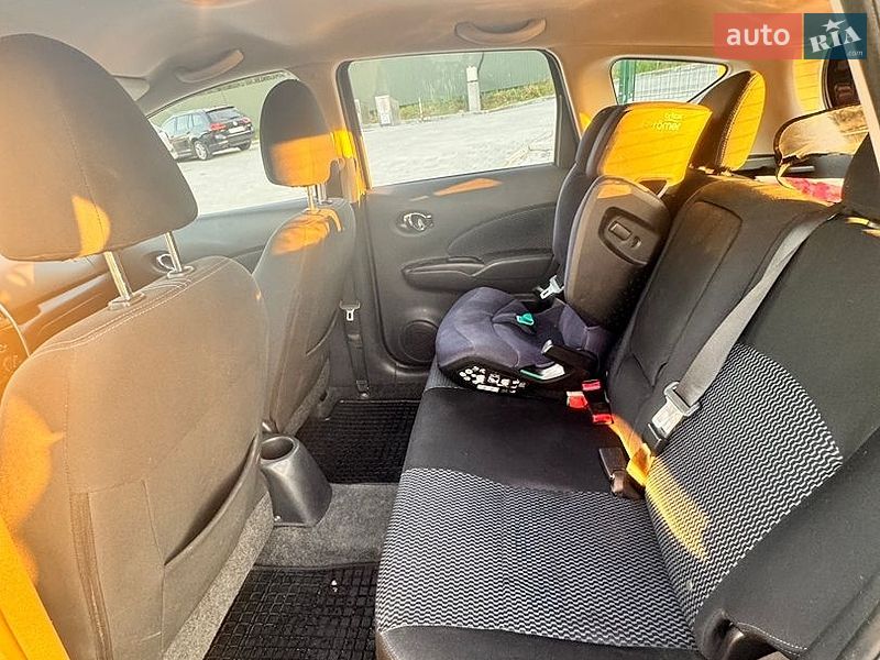Хэтчбек Nissan Versa Note 2015 в Львове