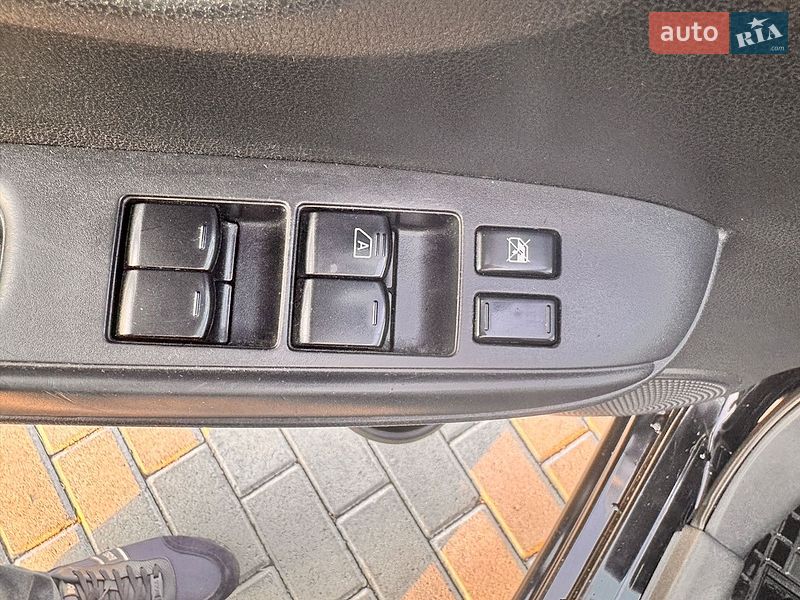 Хэтчбек Nissan Versa Note 2015 в Львове