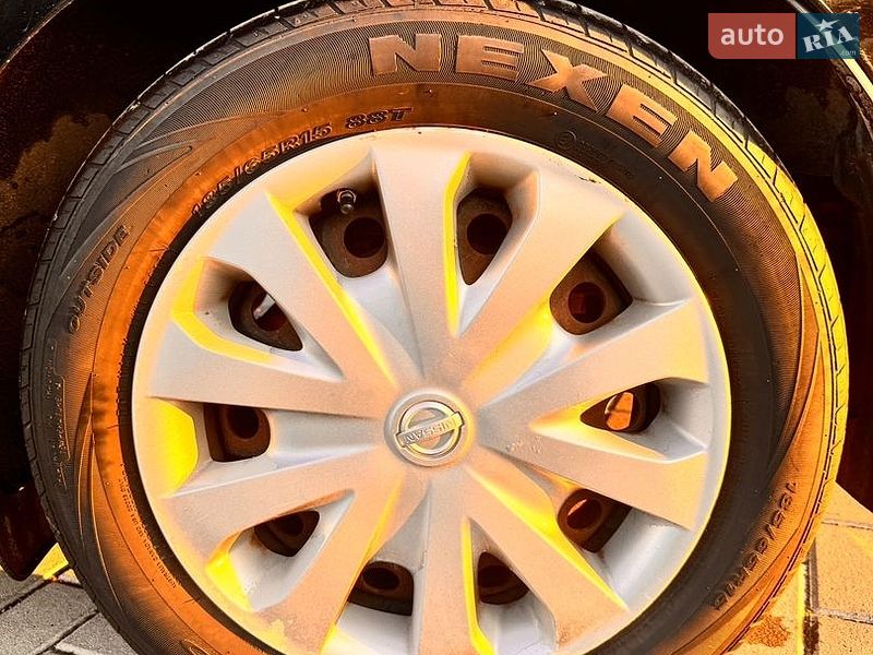 Хэтчбек Nissan Versa Note 2015 в Львове