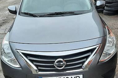 Седан Nissan Versa 2017 в Киеве