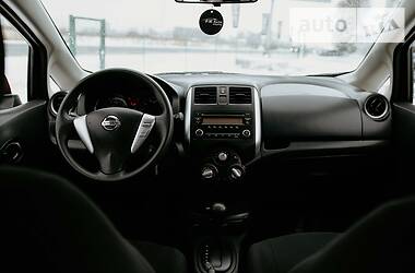 Хетчбек Nissan Versa 2013 в Бурштині