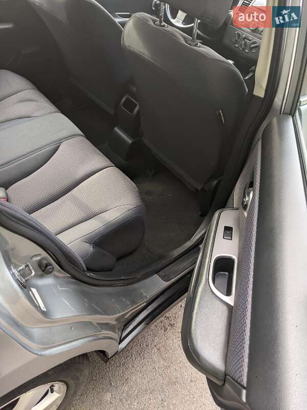 Седан Nissan Versa 2007 в Рівному