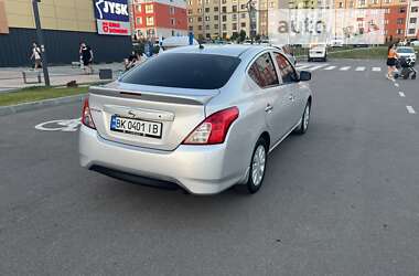 Седан Nissan Versa 2018 в Ровно