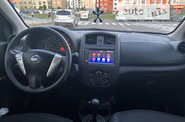 Седан Nissan Versa 2018 в Ровно