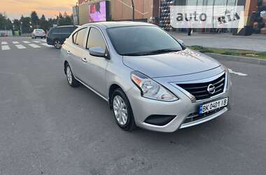 Седан Nissan Versa 2018 в Рівному