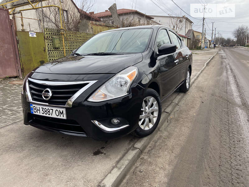 Седан Nissan Versa 2017 в Одессе
