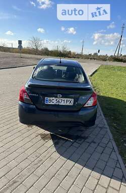 Седан Nissan Versa 2016 в Львові