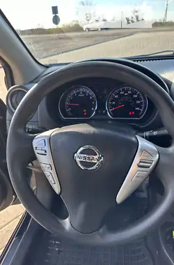 Nissan Versa 2016