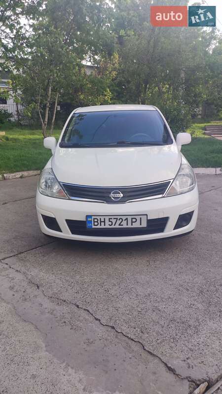 Nissan Versa 2012