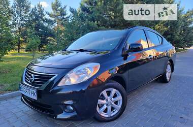 Седан Nissan Versa 2013 в Хмельницком