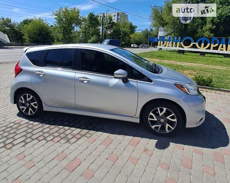 Хэтчбек Nissan Versa 2015 в Ивано-Франковске