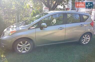 Седан Nissan Versa 2013 в Чернівцях