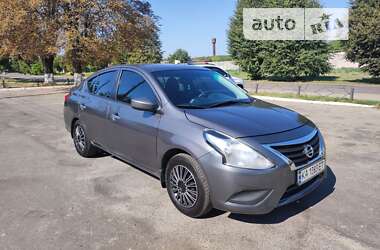 Седан Nissan Versa 2018 в Ставище