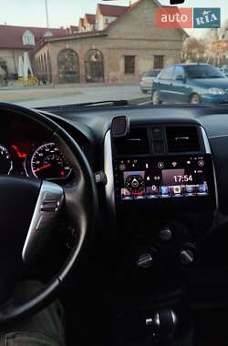 Седан Nissan Versa 2014 в 
