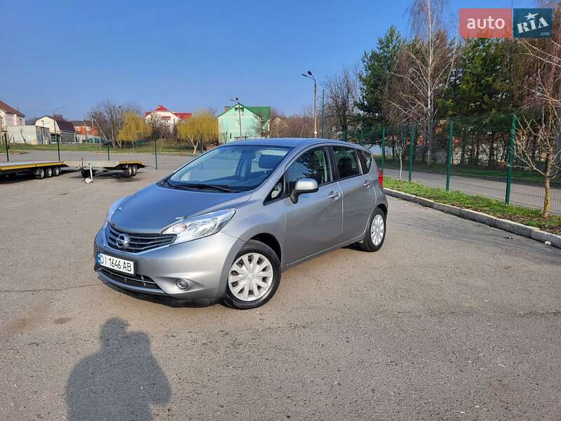 Седан Nissan Versa 2014 в Хмельницькому