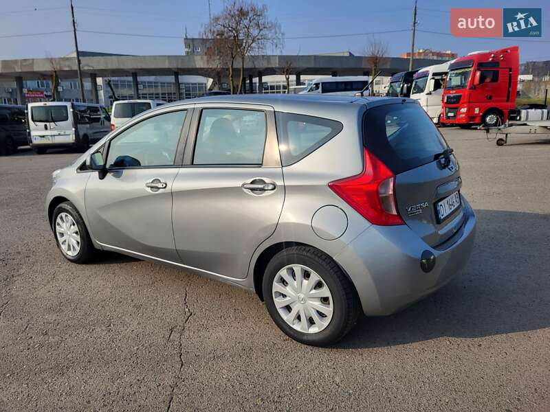 Седан Nissan Versa 2014 в Хмельницькому
