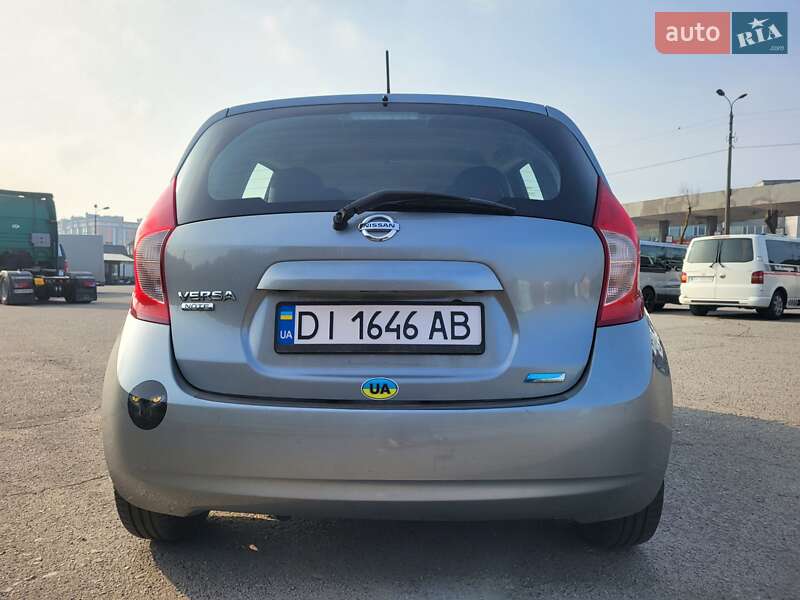 Седан Nissan Versa 2014 в Хмельницькому